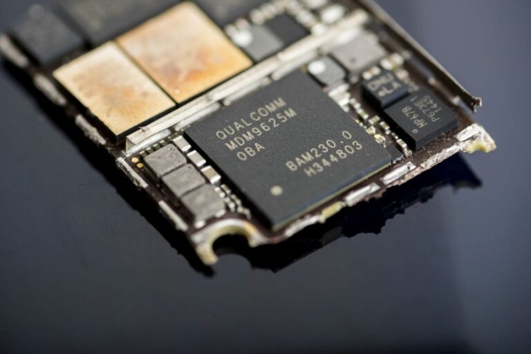 Apple said it plans to introduce the three-year modem on offer to best Qualcomm