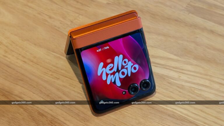 Motorola Razr 50 Review: A Stylish Upgrade with Functionality