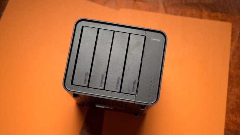 Terramaster F4-424 Max Review: This 10GBE 4-Bay plex nas destroys DS923+ Disstation