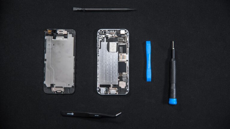 I replaced my iPhone battery at home. Here’s how you can do the same