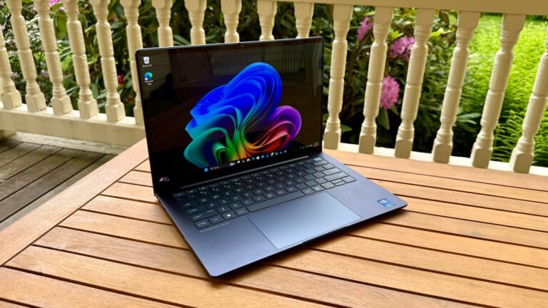 I Tested the HP EliteBook Ultra G1i. Its Deluxe Design and Features Are Perfect for On-the-Go Execs