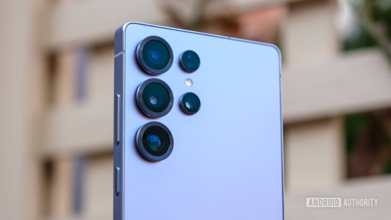 I tested four phones and the Galaxy S25 Shutter Lag is still a problem