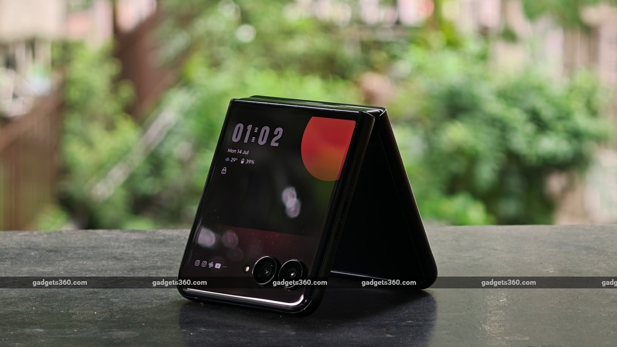 Motorola Razr 60 Ultra Review: Flip Phone Perfection?
